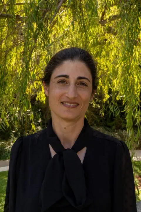 Dr. Efrat Urbach