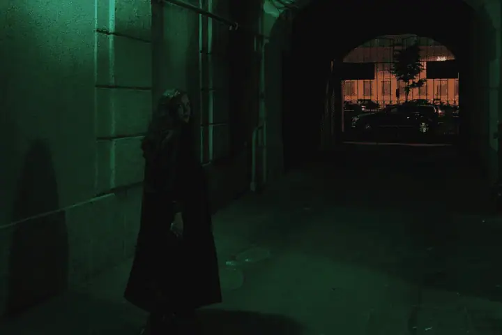 הולכת בגוף אישה